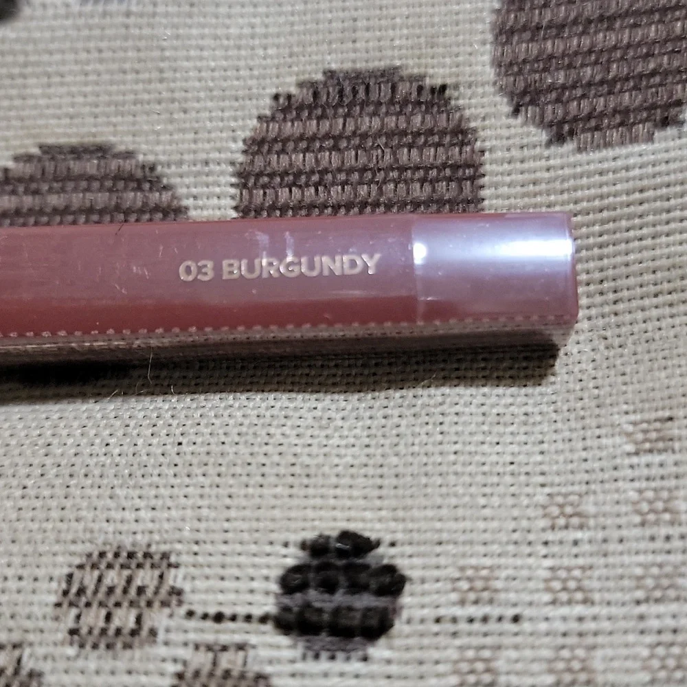 Whats Up Beauty Wind Glider Gel Eyeliner Pencil in 03 Burgundy